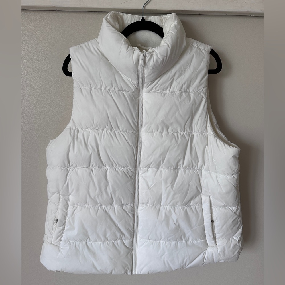 XL Old Navy White Quilted Puffer Vest